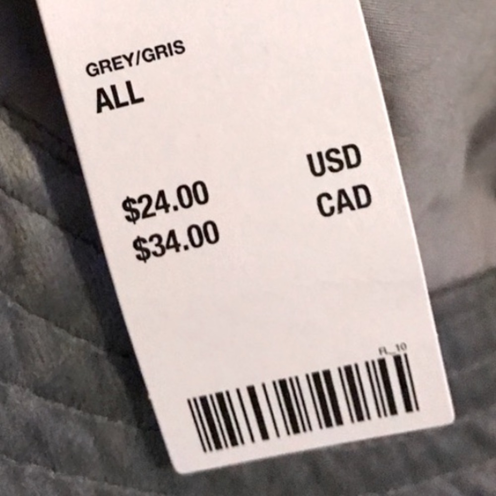 NWT UO Grey Velvet Bucket Hat - Picture 3 of 6